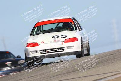 media/Oct-26-2025-CalClub SCCA (Sun) [[8ce1e69566]]/Group 2/Grapevine/